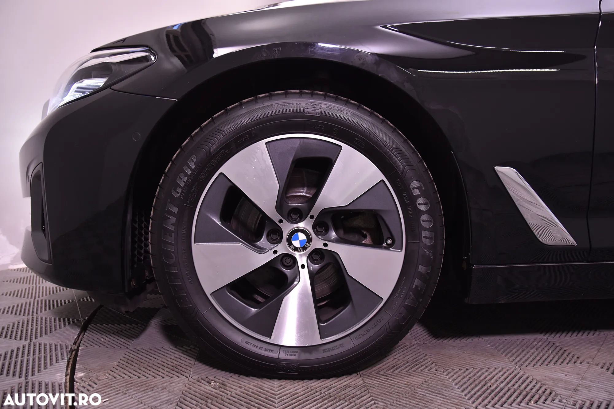 BMW Seria 5 520d AT - 13
