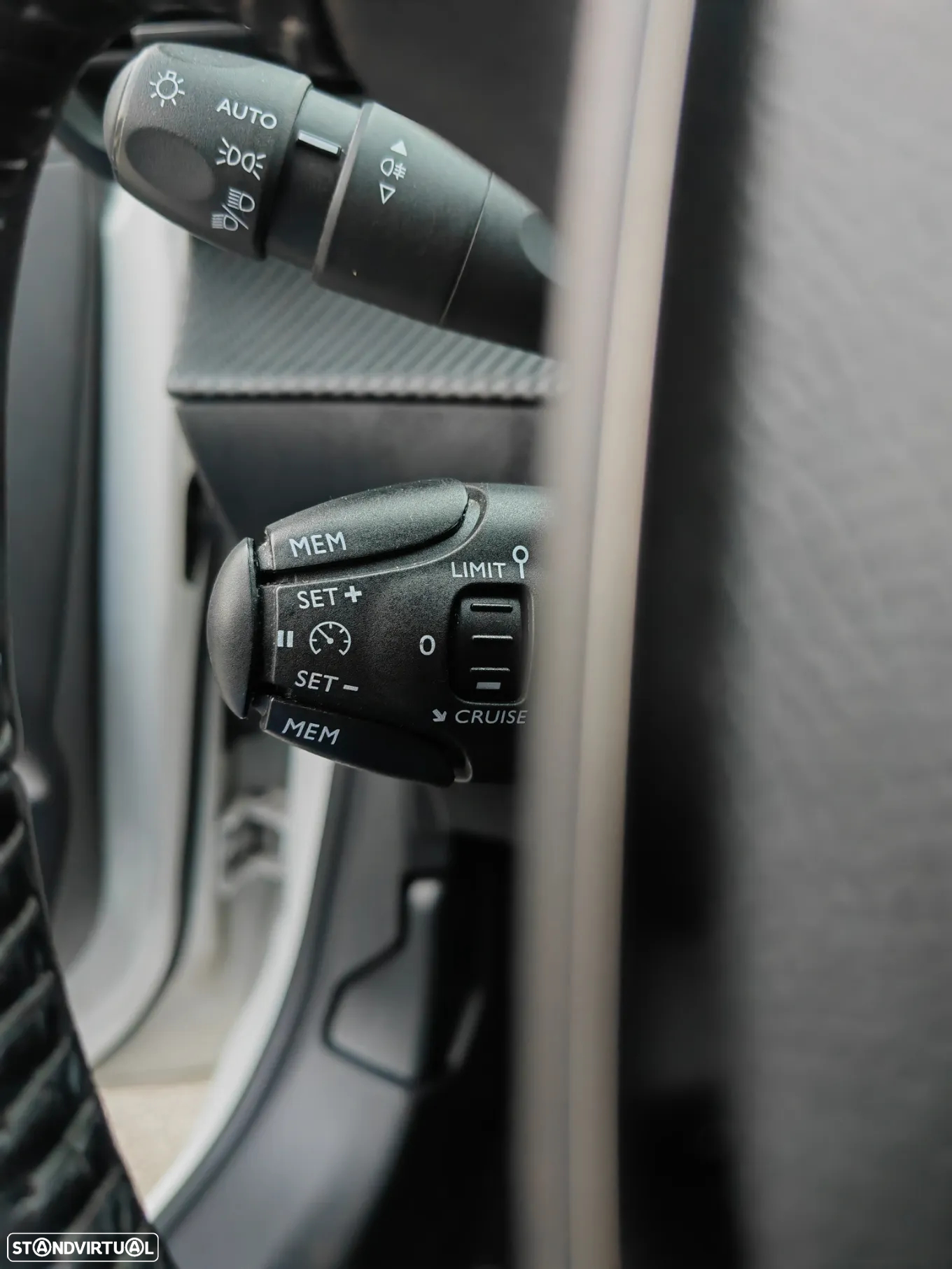 Peugeot 208 1.2 PureTech Allure - 10