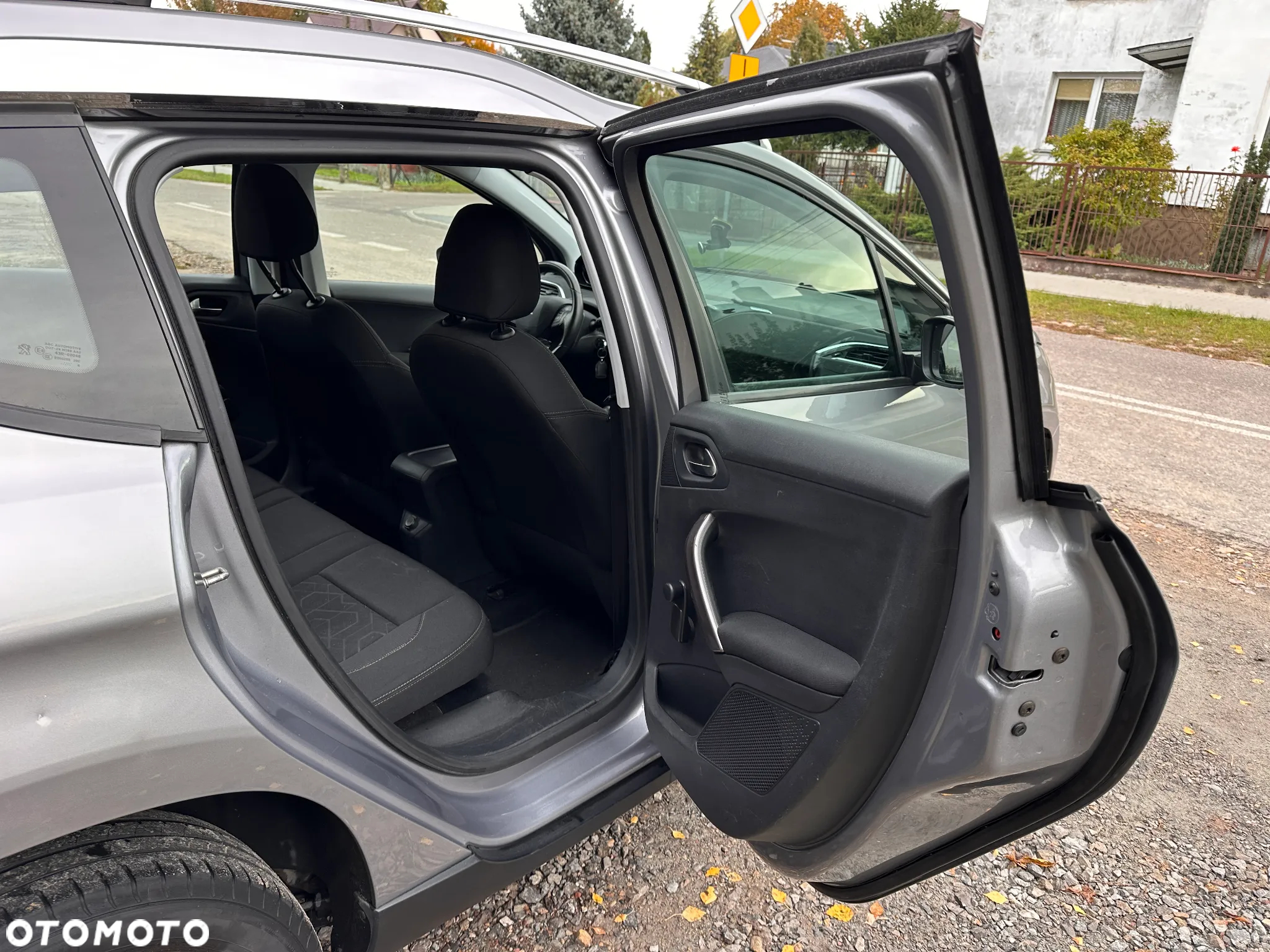 Peugeot 2008 1.6 BlueHDi Active - 11