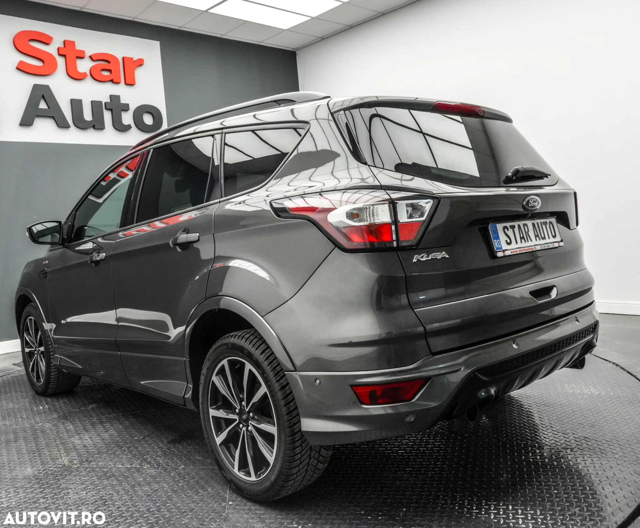 Ford Kuga 2.0 TDCi 4WD Powershift ST-Line - 4
