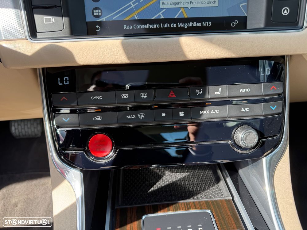 Jaguar XF 2.0 D Prestige Aut. - 36