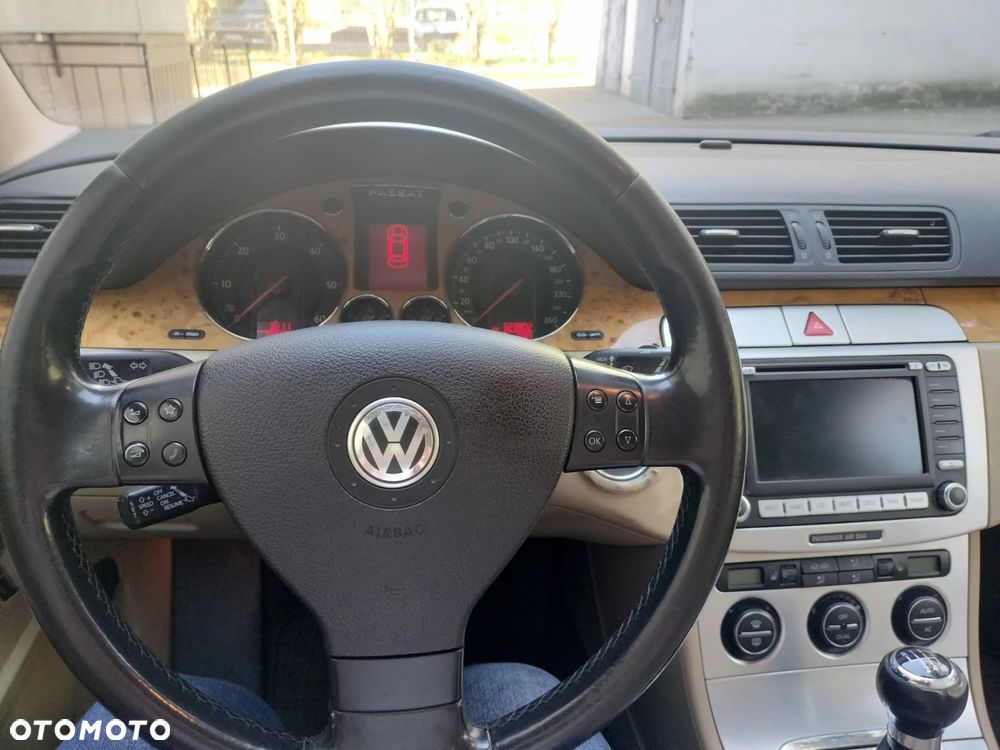 Volkswagen Passat 2.0 TDI DPF Highline - 7