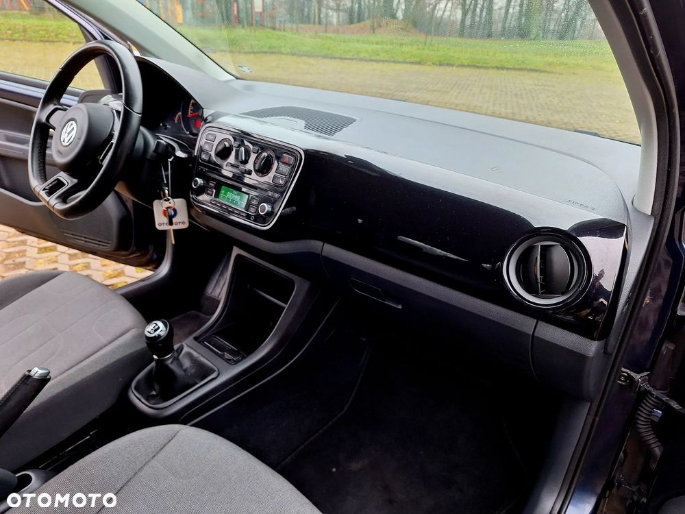 Volkswagen up! United - 16