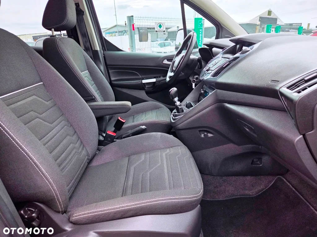 Ford Tourneo Connect Grand - 31