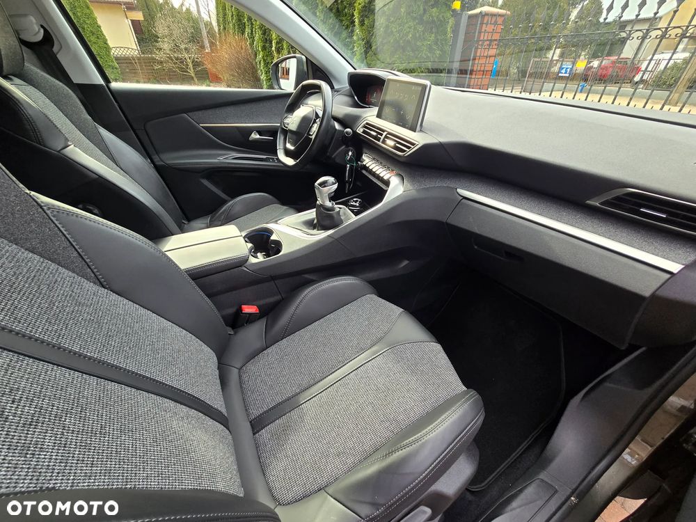 Peugeot 3008 PureTech 130 Stop & Start GPF Allure - 5