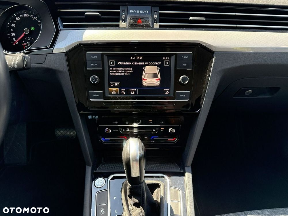 Volkswagen Passat 1.5 TSI EVO Business DSG - 23