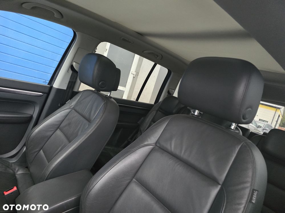 Volkswagen Touran 1.6 TDI DPF BlueMotion Technology DSG Highline - 22