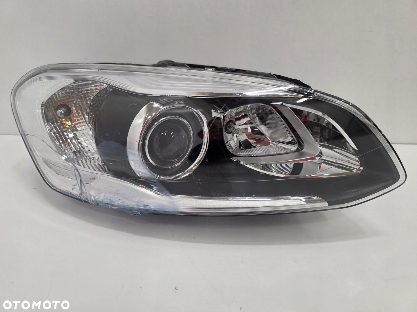 LAMPA PRZÓD PRZEDNIA PRAWA VOLVO XC60 LIFT XENON 13 - 16 31698809 EUROPA - 1