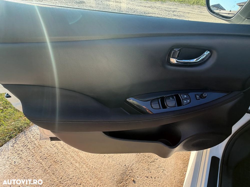Nissan LEAF 40 kWh N-Connecta - 16