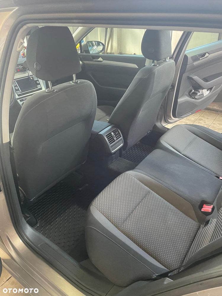 Volkswagen Passat 2.0 TDI EVO Essence - 13