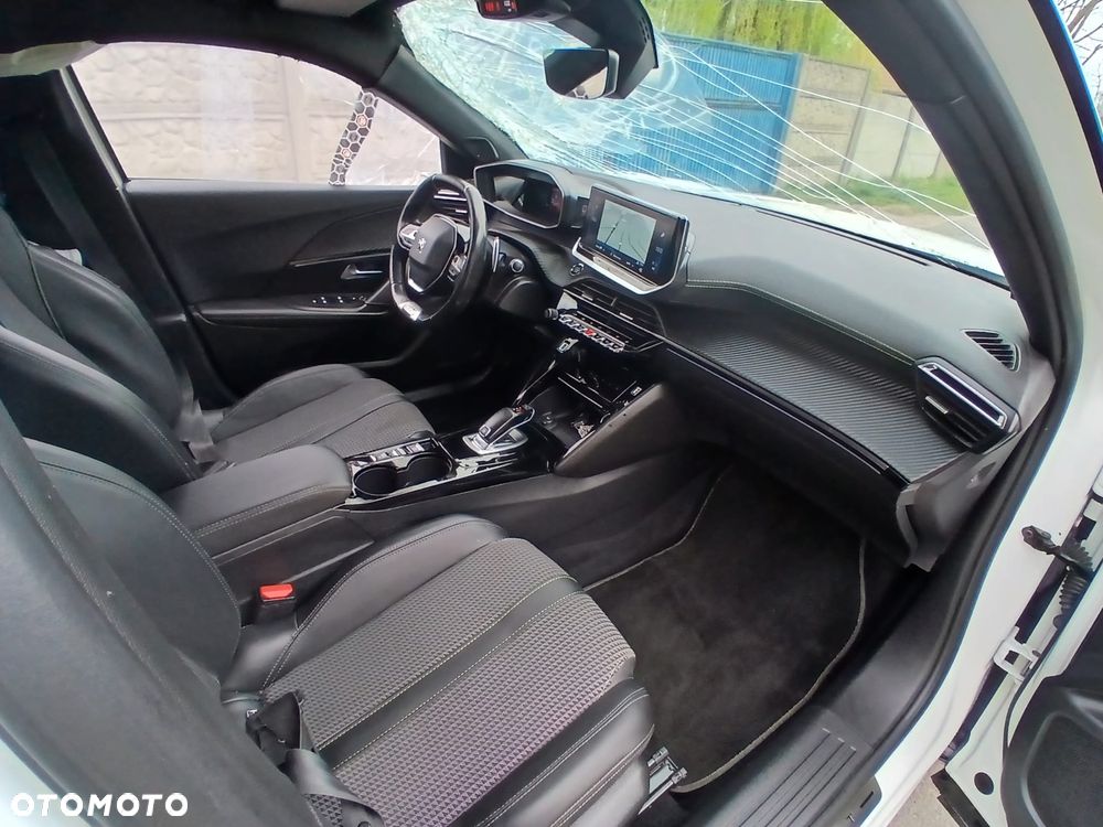 Peugeot 2008 1.2 PureTech GT S&S EAT8 - 28