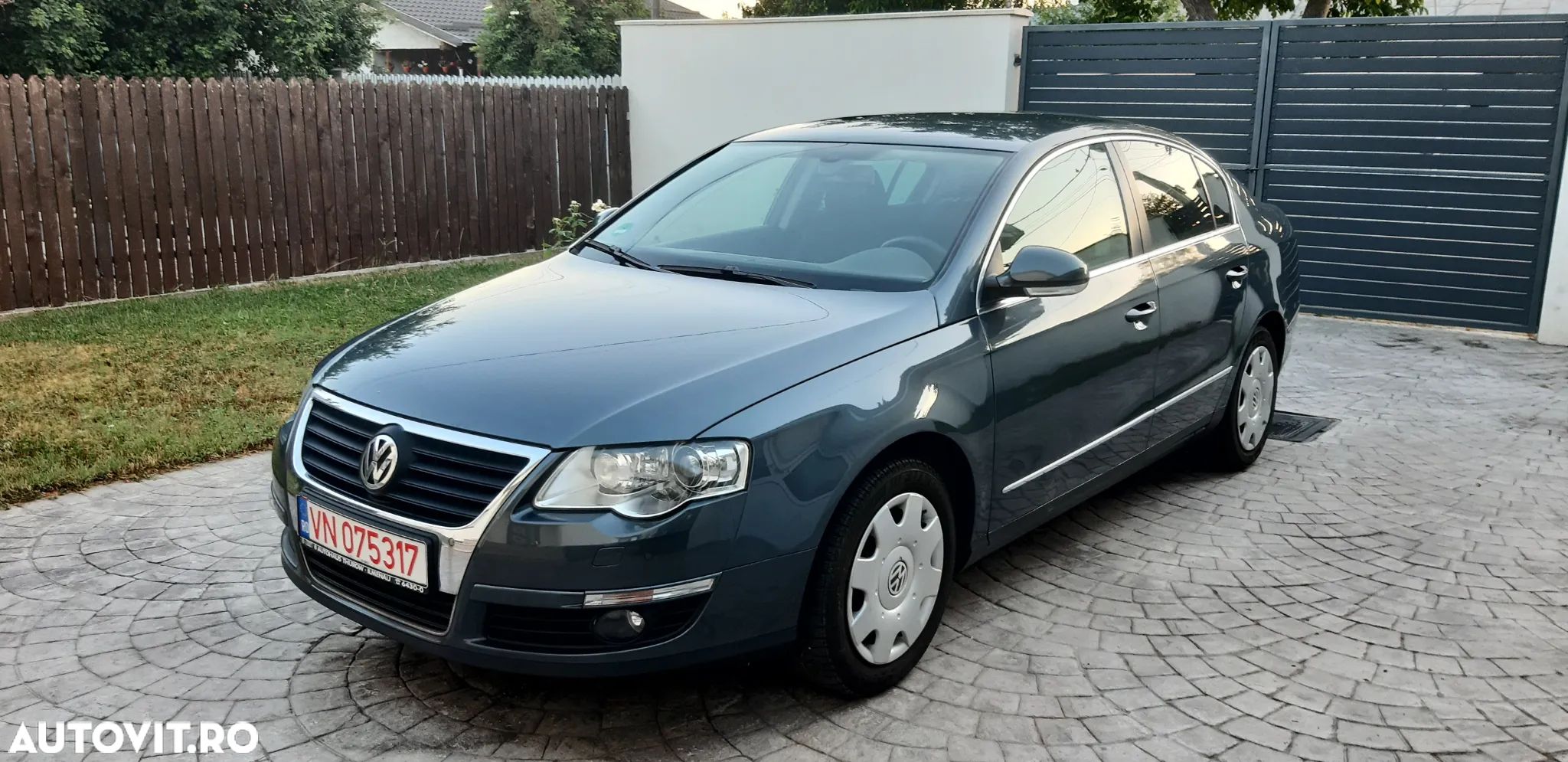 Volkswagen Passat 1.4 TSI BlueMotion Technology Trendline - 1