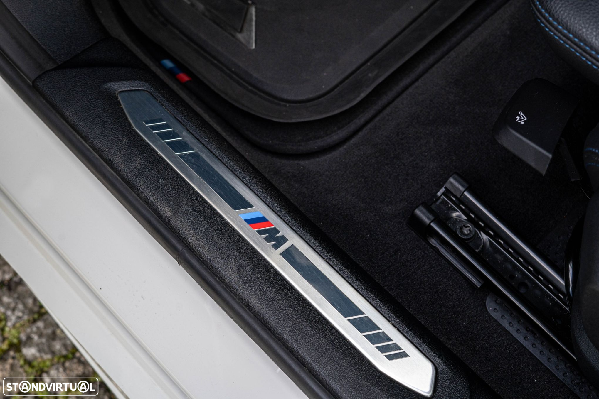 BMW 116 d Pack Desportivo M Auto - 43