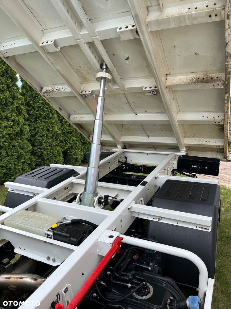 Nissan Cabstar NT 400 - 6