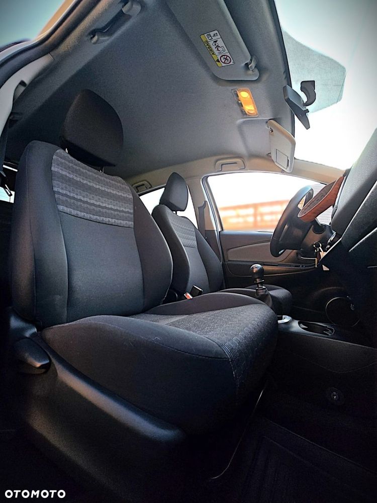 Toyota Yaris - 22