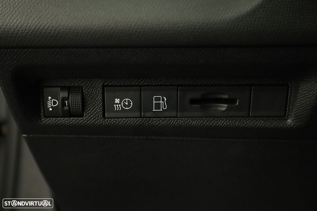 Peugeot 408 1.6 Hybrid Allure e-EAT8 - 19