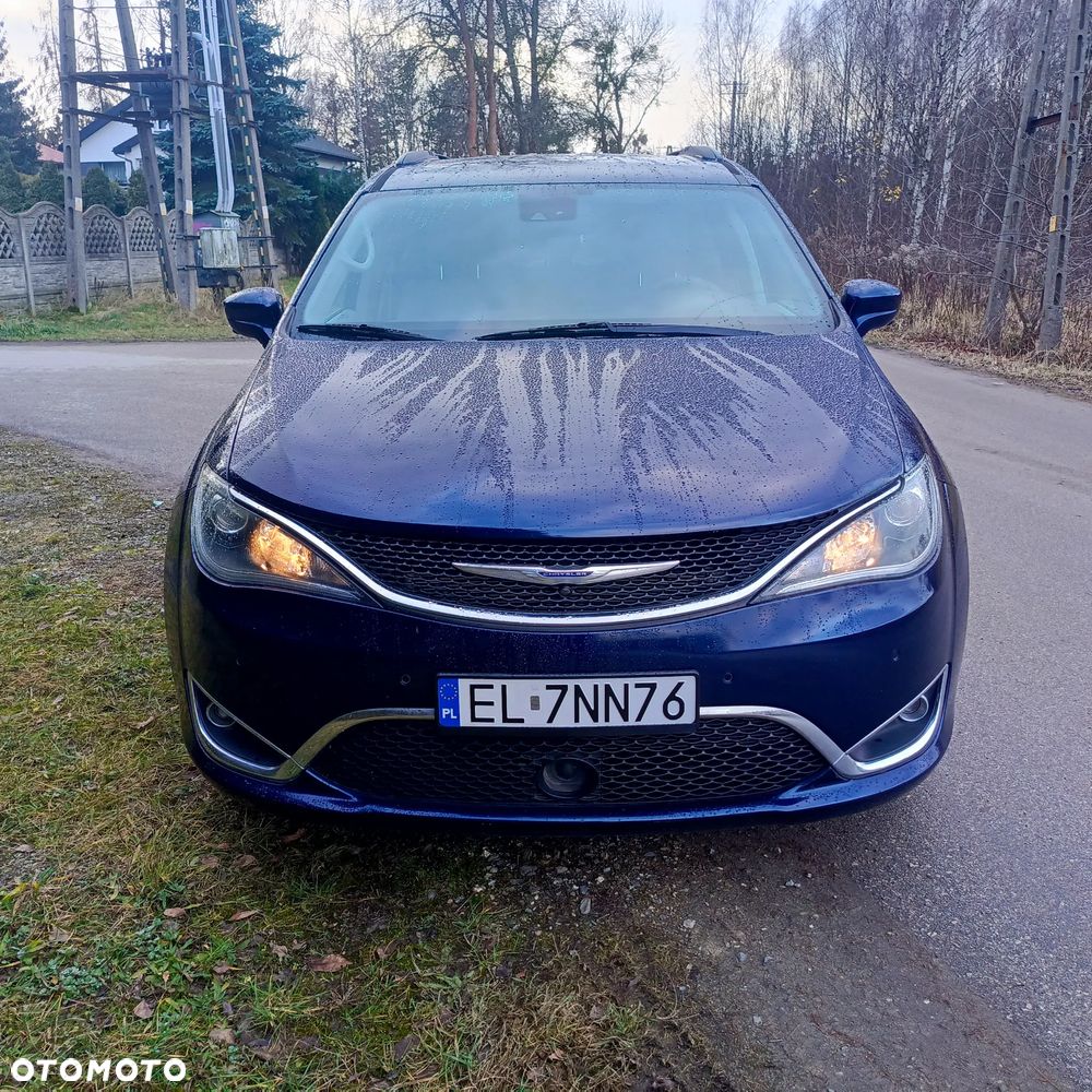Chrysler Pacifica - 3