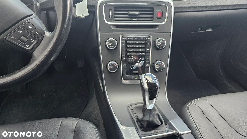 Volvo V60 D2 Drive-E Momentum - 26