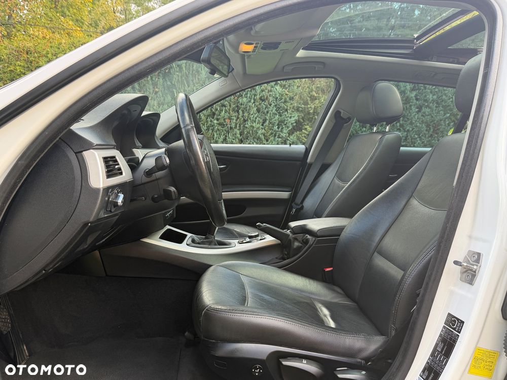 BMW Seria 3 318d - 27