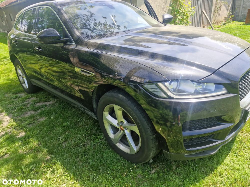 Jaguar F-Pace 2.0 i4D AWD Pure - 3