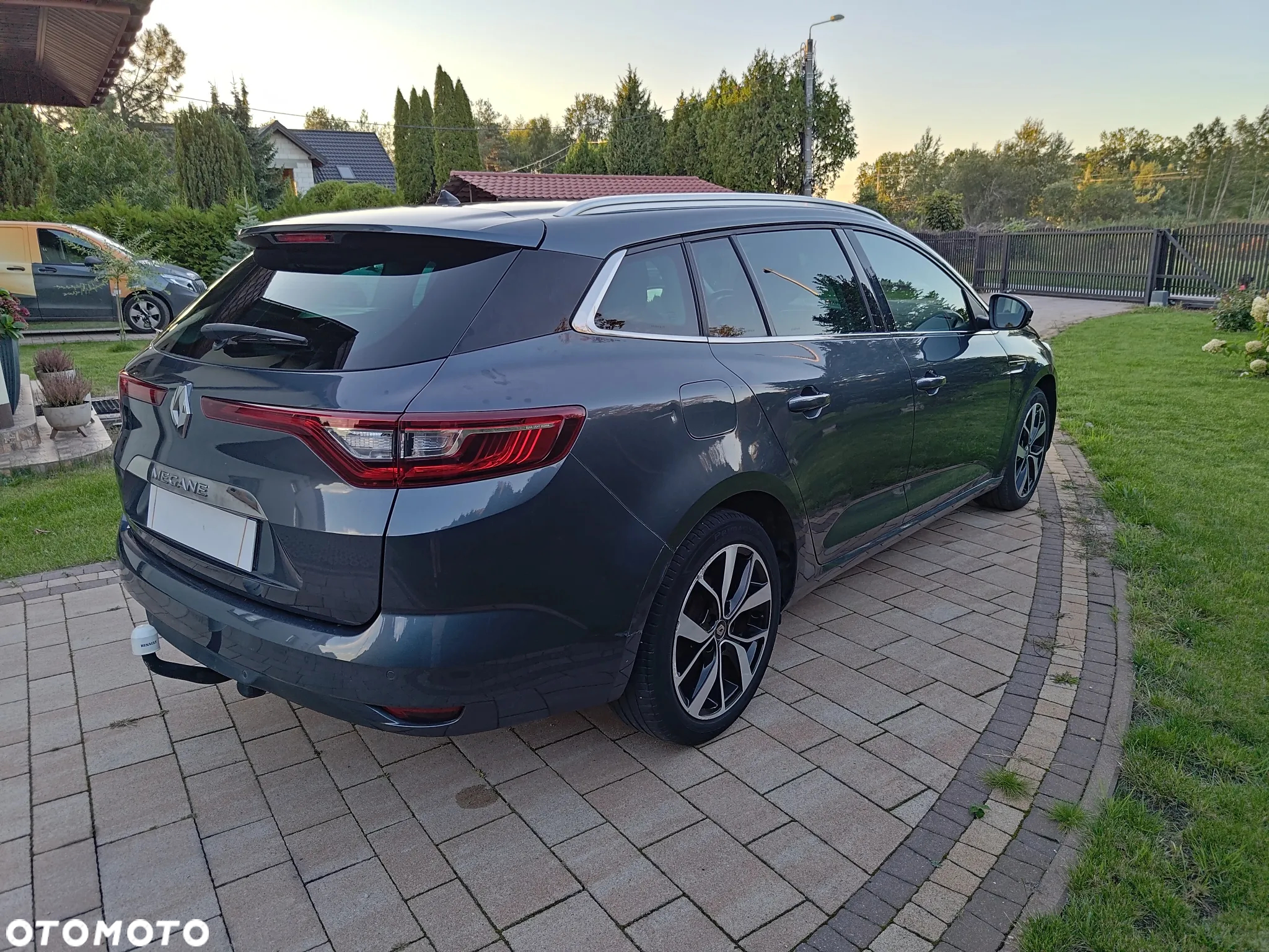 Renault Megane Grandtour TCe 140 GPF LIMITED - 8