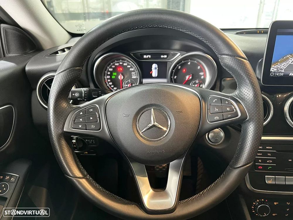 Mercedes-Benz CLA 180 d Shooting Brake - 8