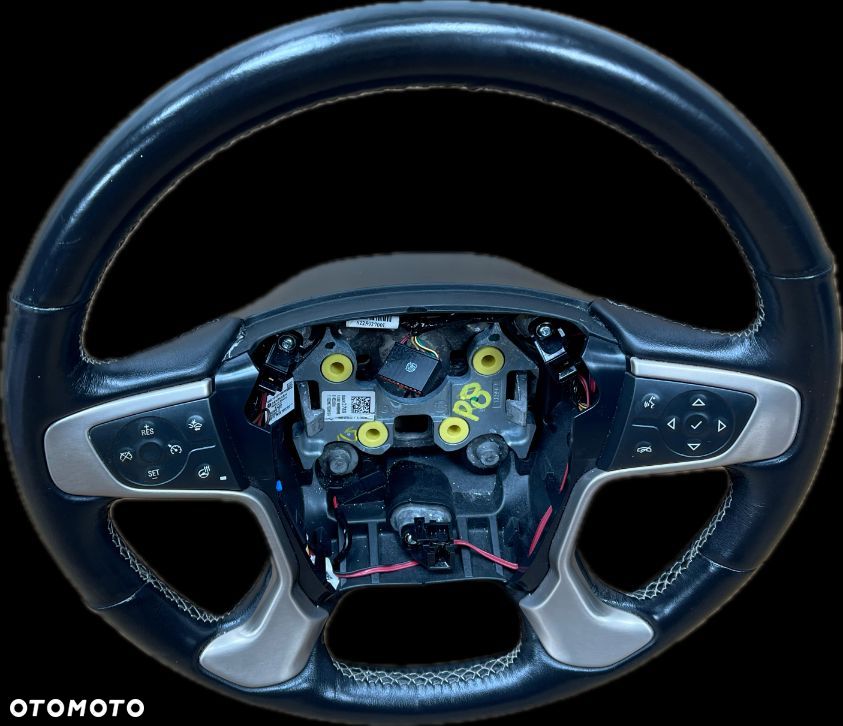 P8 GMC YUKON XL DENALI IV 2015 - KIEROWNICA MULTIFUNKCJA 84483789 - 2