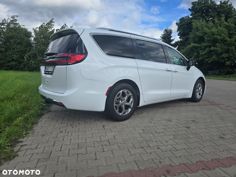 Chrysler Pacifica - 16