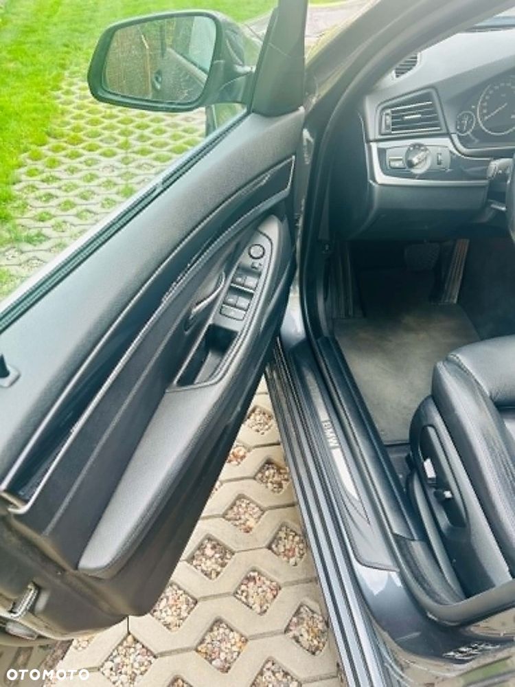 BMW Seria 5 520d xDrive - 9
