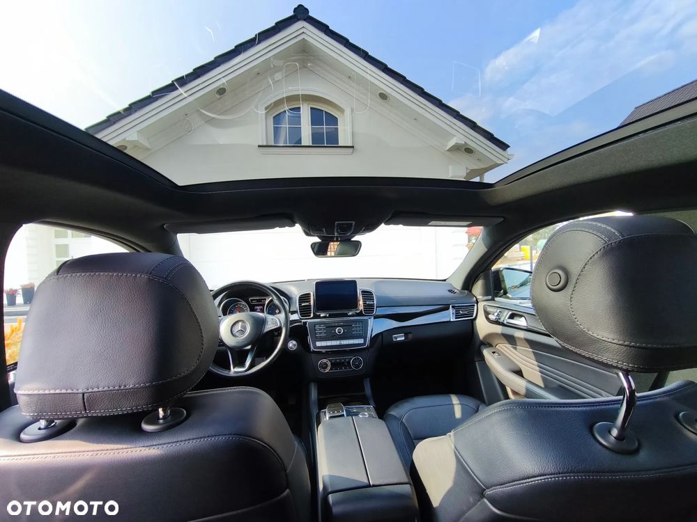Mercedes-Benz GLE - 32