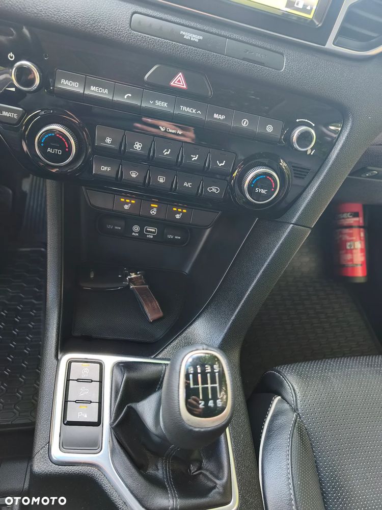 Kia Sportage 1.7 CRDI 2WD Dream-Team Edition - 26