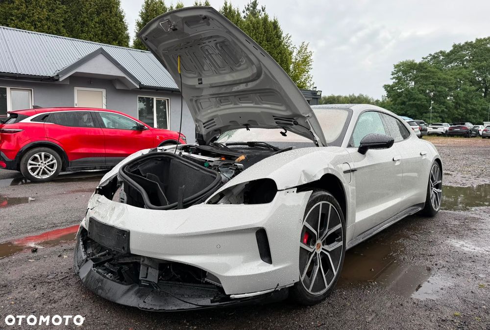 Porsche Taycan 4S Black Edition - 5