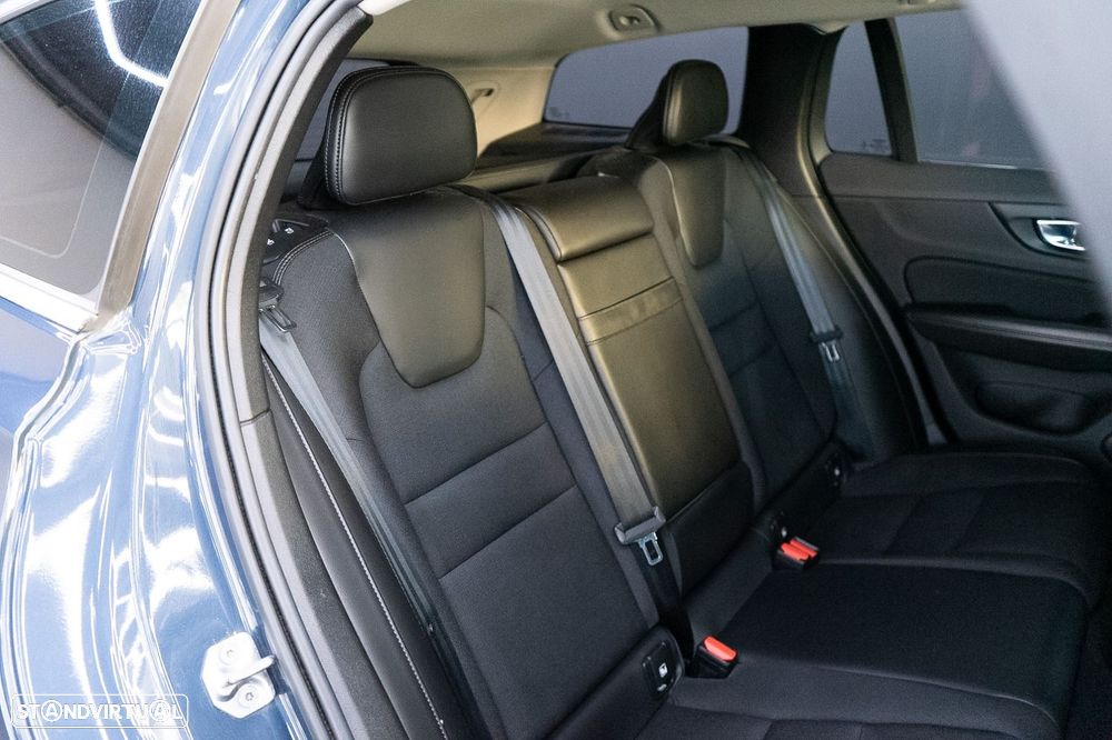 Volvo V60 2.0 D3 Momentum - 8