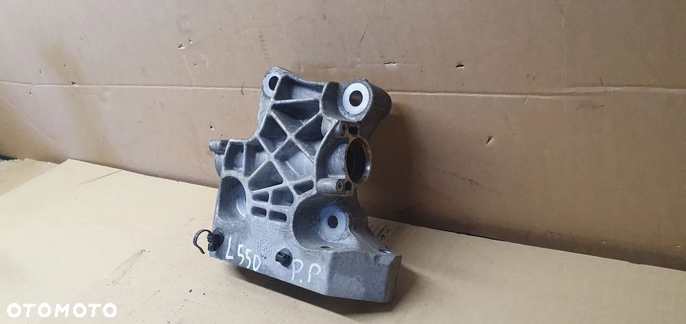 Łapa mocowanie silnika Land Rover Discovery Sport L550 2.0 D GJ32-6030-AA - 3