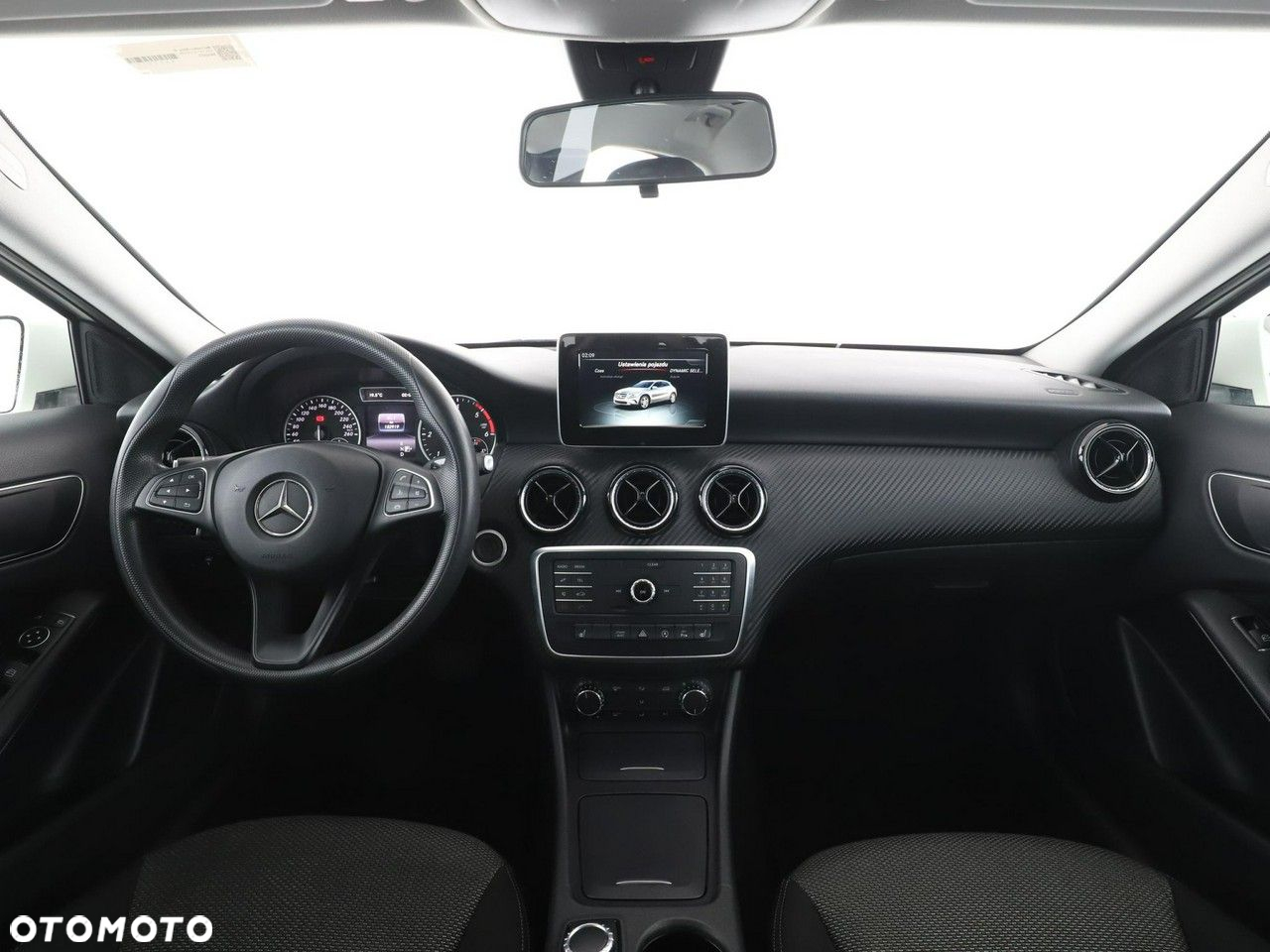 Mercedes-Benz GLA 180 d 7G-DCT - 16