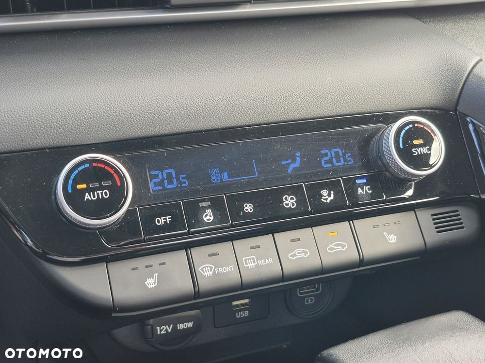 Hyundai Elantra - 26