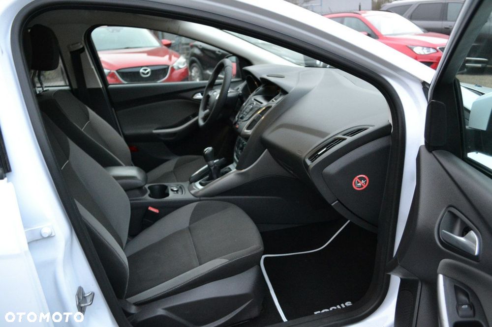 Ford Focus 1.6 Edition - 11