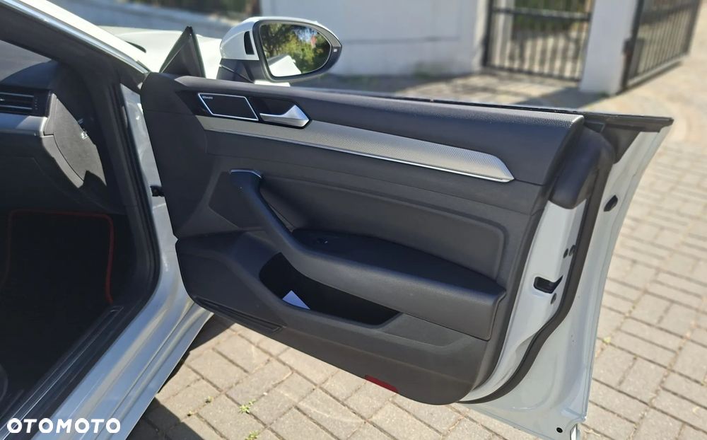 Volkswagen Arteon 2.0 TSI R-Line DSG - 25