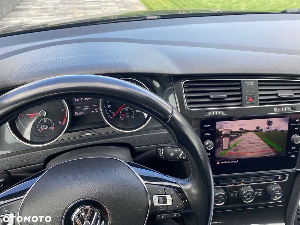 Volkswagen Golf - 24