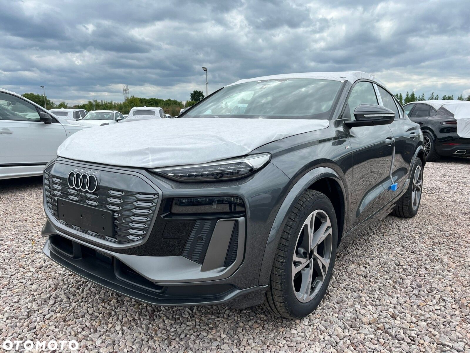 Audi Q6 e-tron - 1