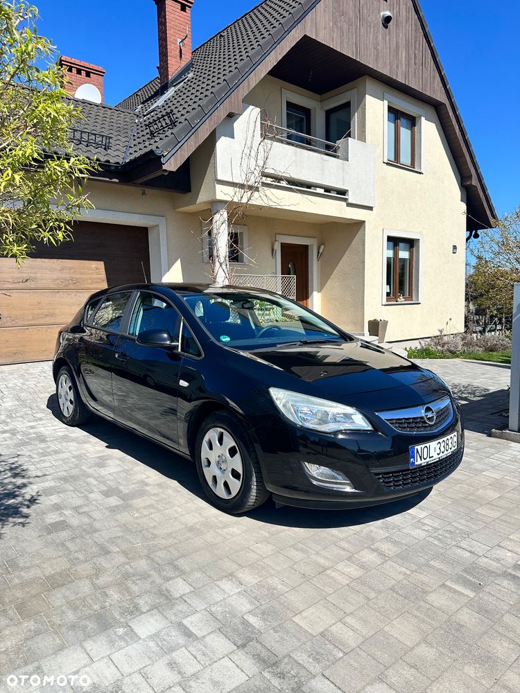 Opel Astra 1.4 Turbo Design Edition - 1