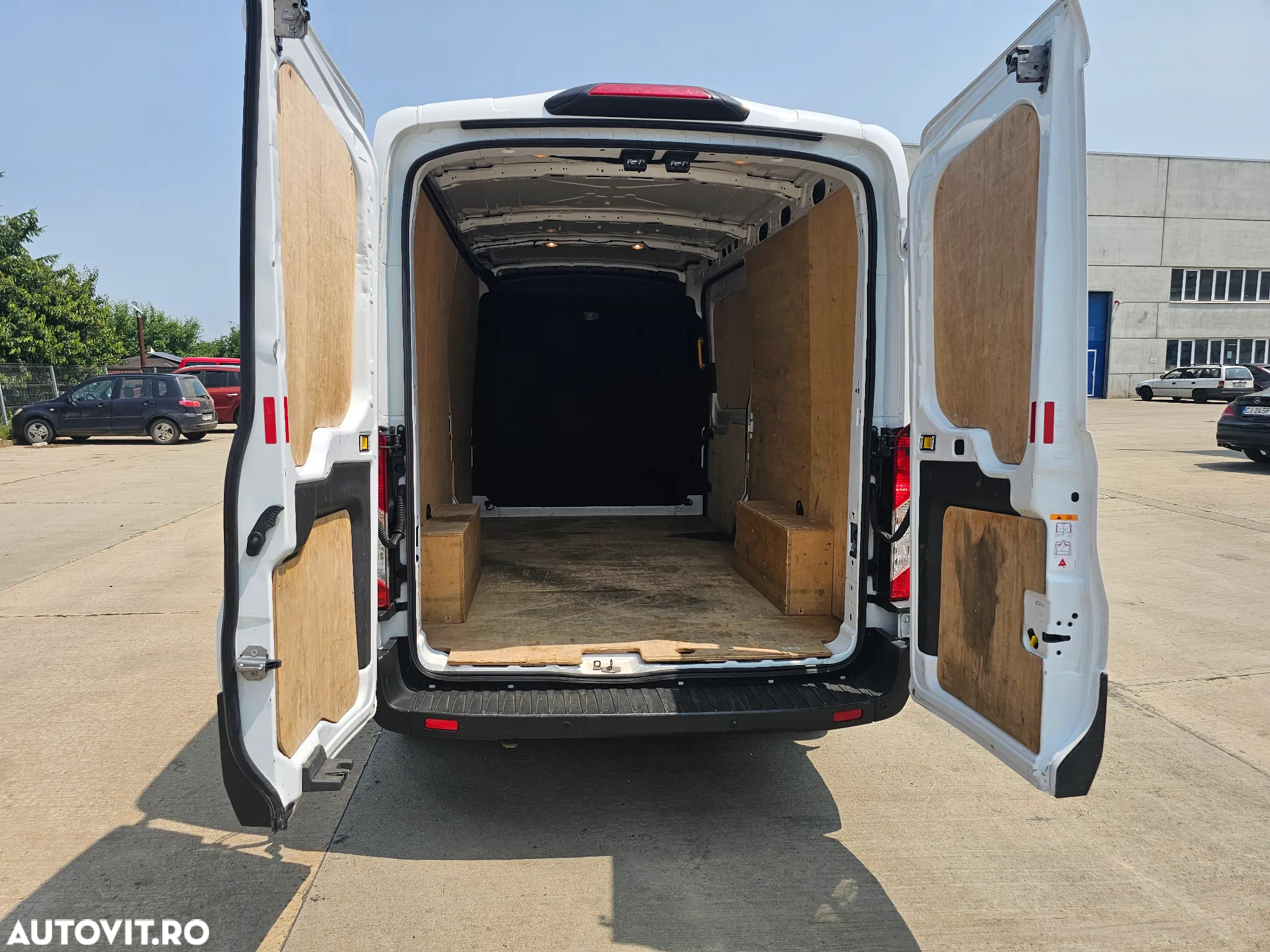 Ford Transit 2.0 Ecoblue L3H2 130 cp - 10
