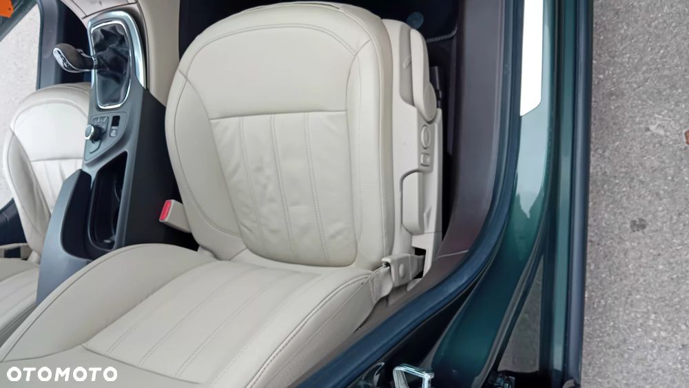 Opel Insignia 1.8 Innovation - 11