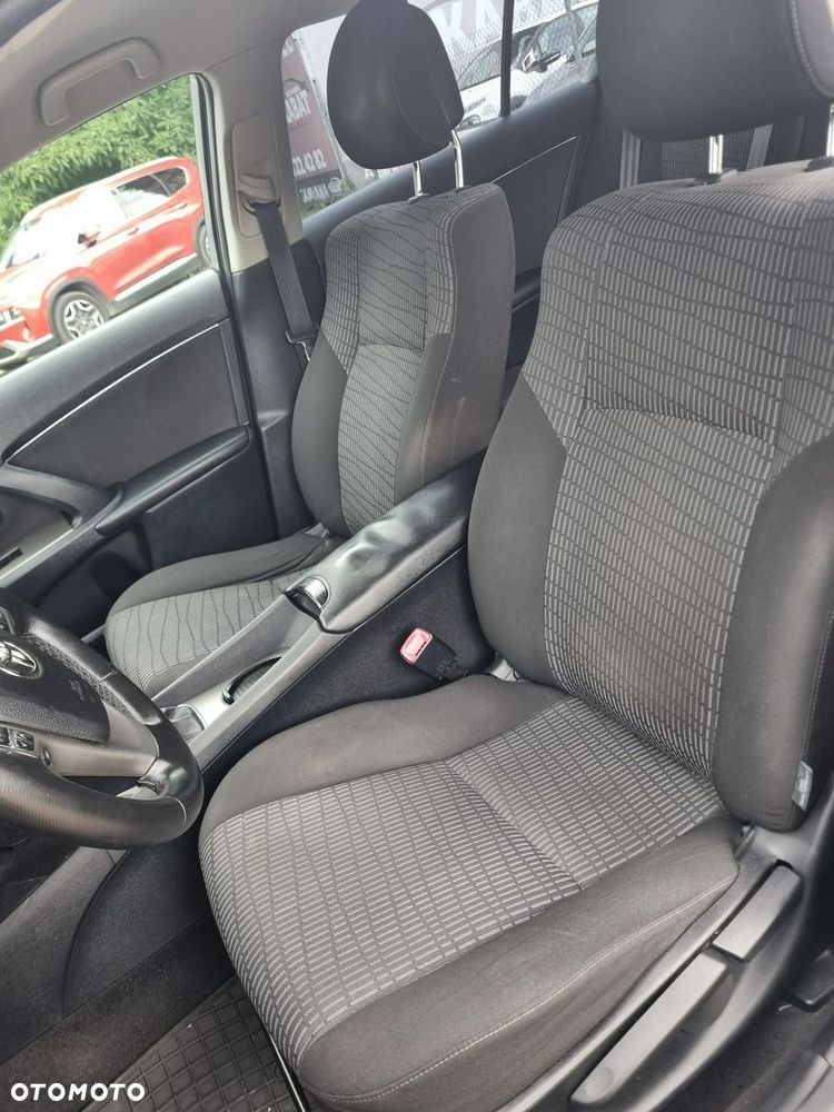 Toyota Avensis - 12