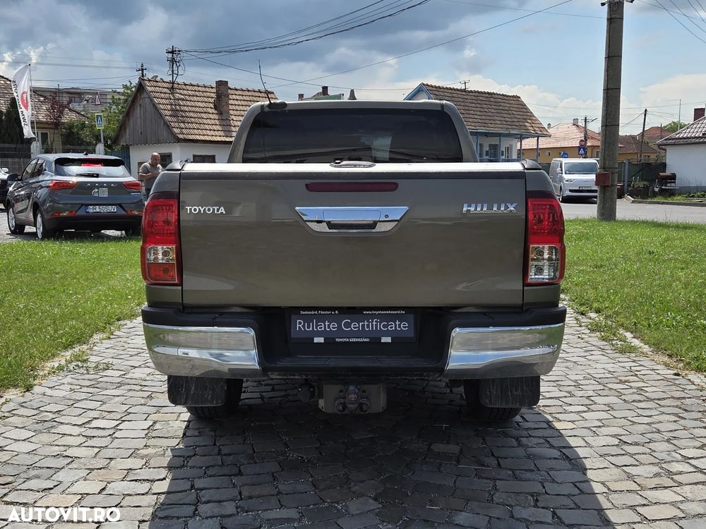 Toyota Hilux - 10