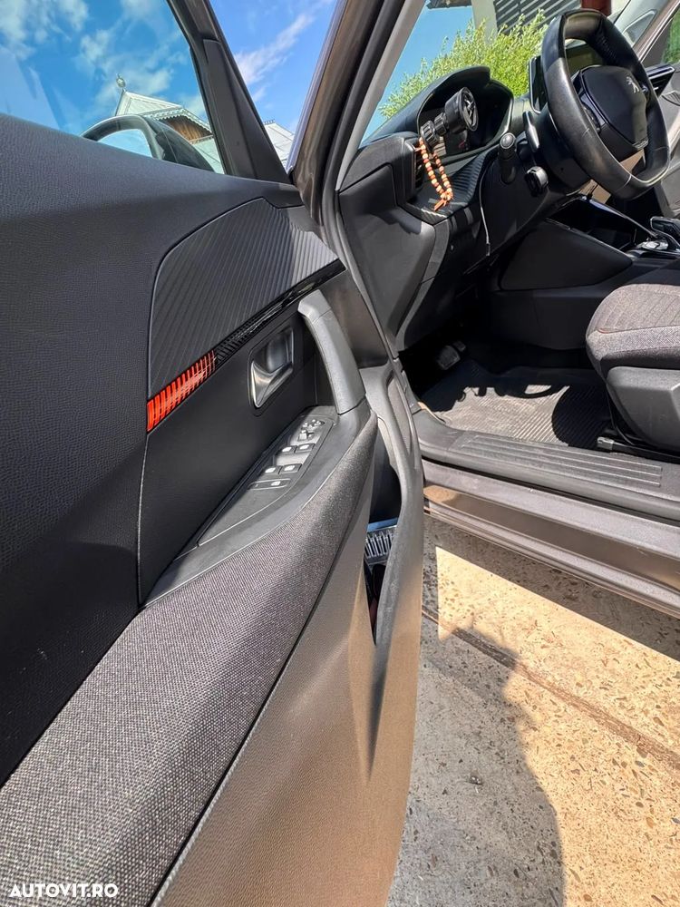 Peugeot 2008 1.2 L PureTech STT EAT8 Active - 6