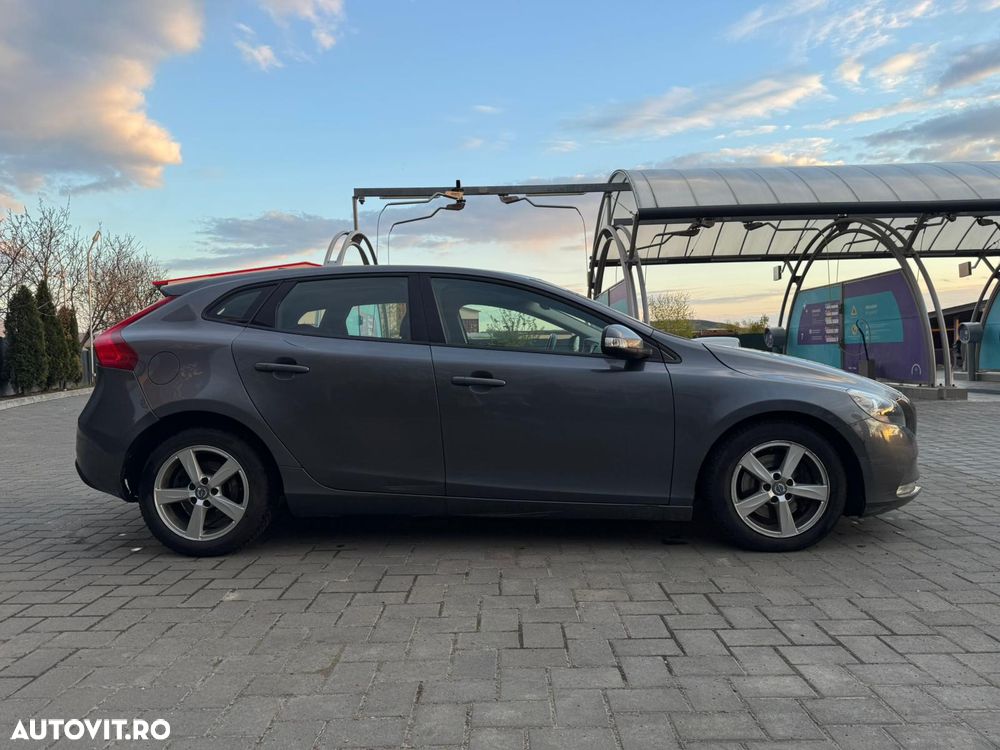 Volvo V40 D2 Aut. Basic - 2