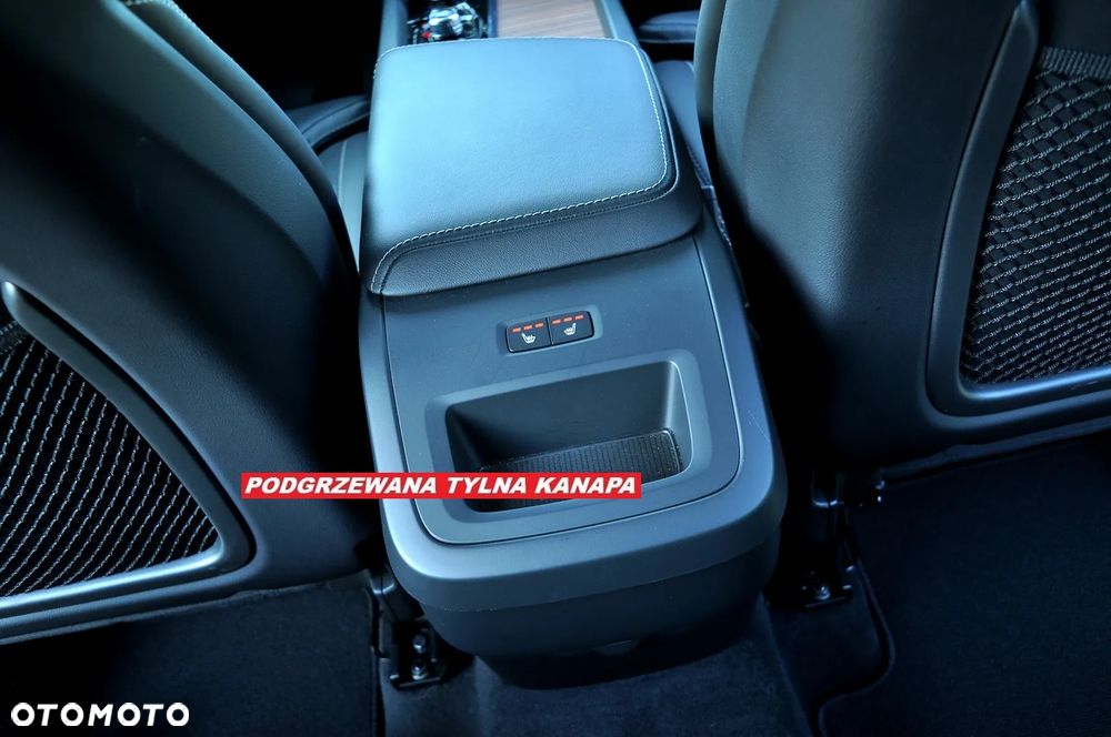 Volvo XC 60 B4 D Plus Dark - 28
