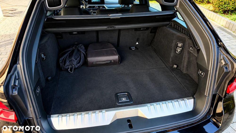 BMW Seria 5 530e M Sport Edition - 27