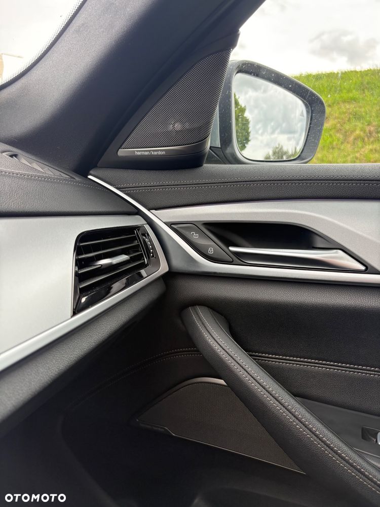 BMW Seria 5 520d xDrive - 27